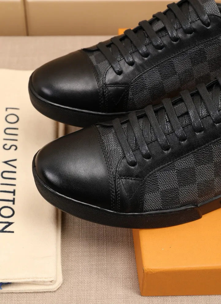 Men's shoes: 360💰[LV] official website popular series🔥🔥:2 production, selected high-end imported cowhide, sheepskin padding with sheepskin, matched with Louis Vuitton Monogram Eclipse canvas and pure black rubber soles, the ultimate simple design, the perfect interpretation of the latest inspiration for shoes, the integration of classics and fashion, high-end quality, worthy of your possession. The bottom car line will never be unglued🏆🏆🏆Welcome all sellers to sell in the picture above. We can send one piece on behalf of you. The code number is 38-44 (45 codes can be customized)